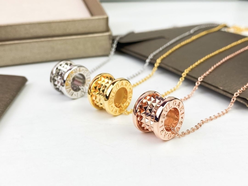 Bv1g*ai necklaces